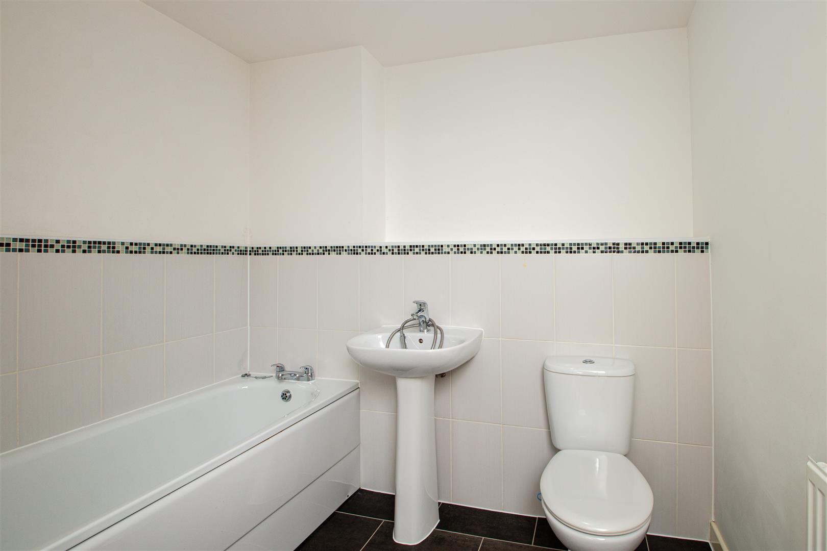 2 bed property in Wodell Drive, Milton Keynes